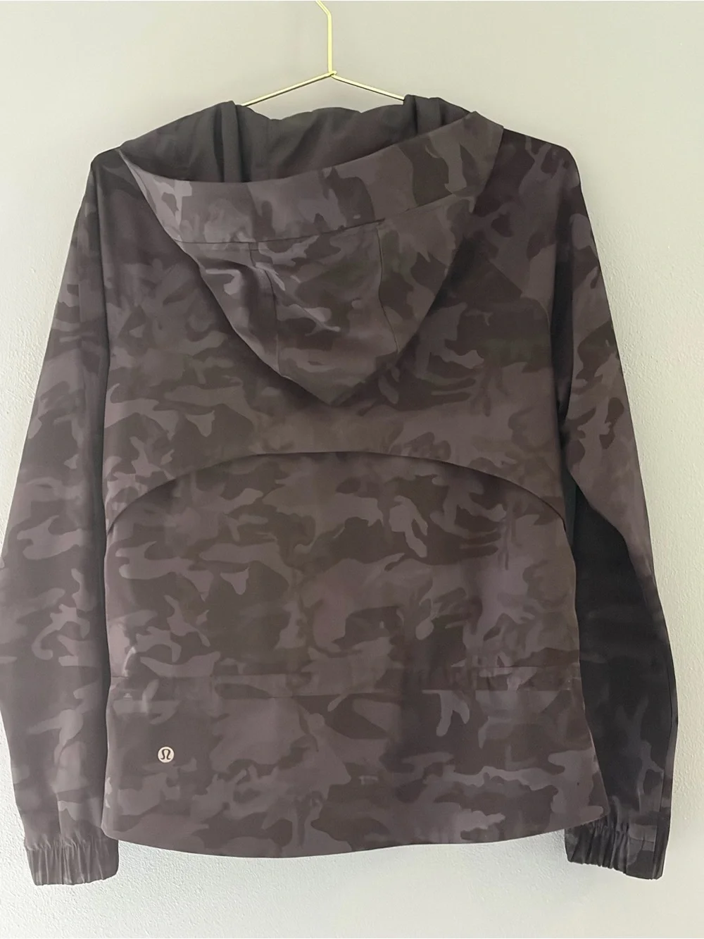 lululemon athletica Women's Camo Windbreaker Jacket - Black